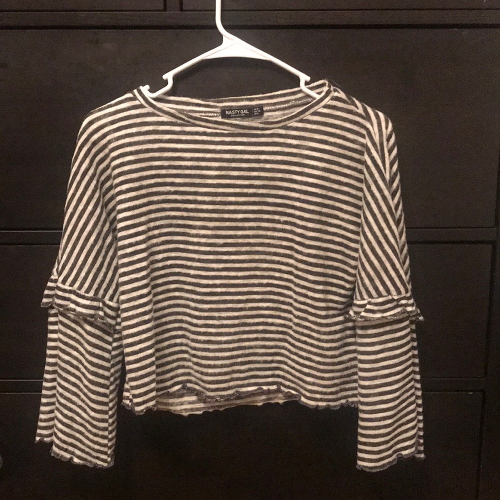 Bell sleeve cropped blouse